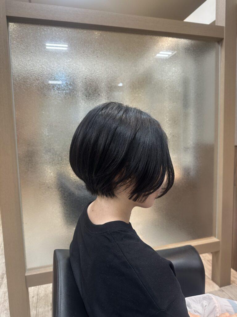 コンパクト前下がりショート